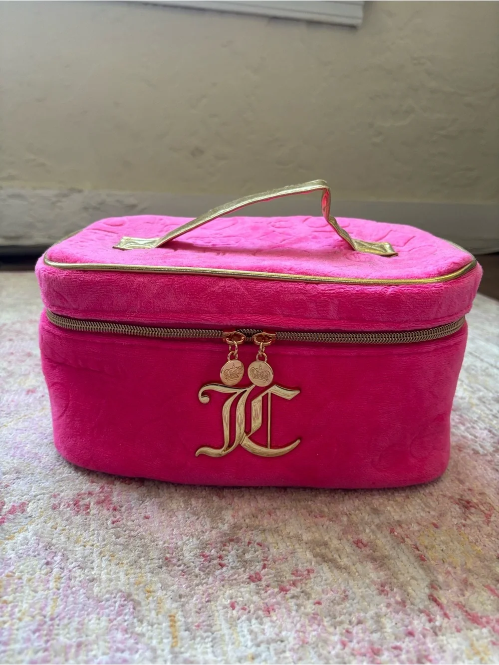 NWOT Juicy Couture \\ makeup bag
